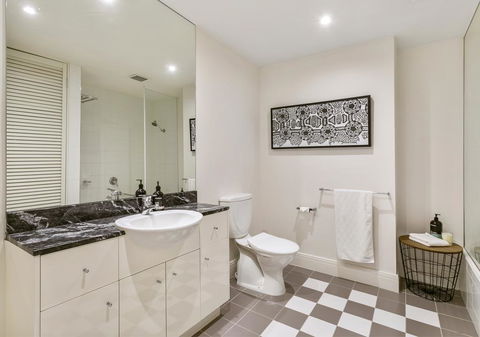 South Yarra Delight - Car Park, Wifi And Swimming Pool - E Caravan Parks 3