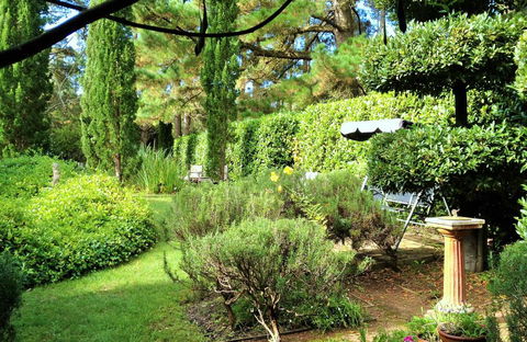 Southdown Cottage - E Caravan Parks 1