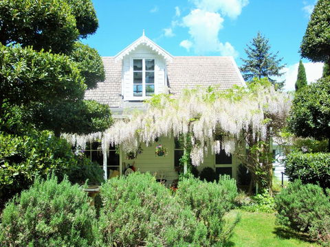 Southdown Cottage - E Caravan Parks 0