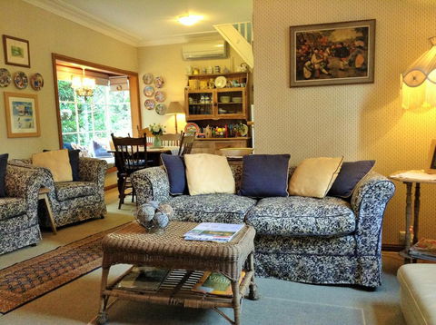 Southdown Cottage - E Caravan Parks 2