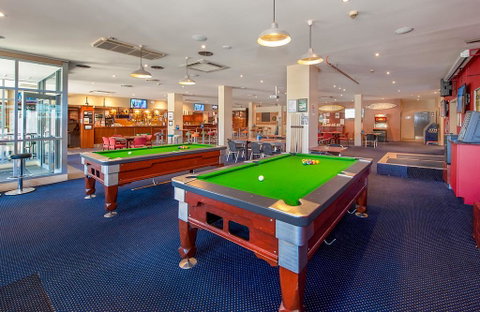 Southend Hotel - E Caravan Parks 3