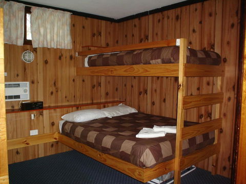 Southern Cross Motor Inn & Tourist Park - E Caravan Parks 2