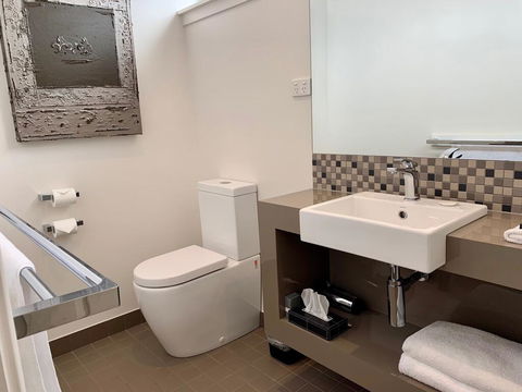 Sovereign Park Motor Inn - E Caravan Parks 3