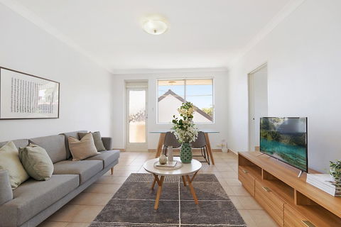 Spacious Apartment In Trendy Sydney Neighbourhood - E Caravan Parks 0