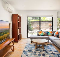 Spacious Home in the Heart of Avalon Beach - E Caravan Parks