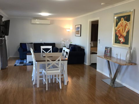 Starline Alpacas Farmstay Resort - E Caravan Parks 0