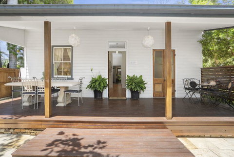 Starr Cottage Byron Bay - Walk To Town In 5 Minutes! - E Caravan Parks 3