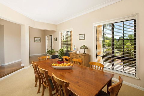 Stately Bowral Designer Home - E Caravan Parks 3
