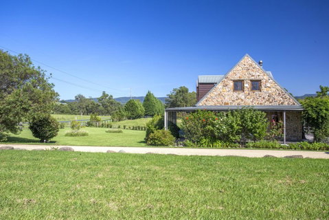 Stone Cottage - E Caravan Parks 2