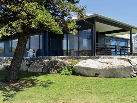 Storm Bay Cottage - E Caravan Parks 0