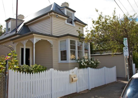 Strahan House - E Caravan Parks 1
