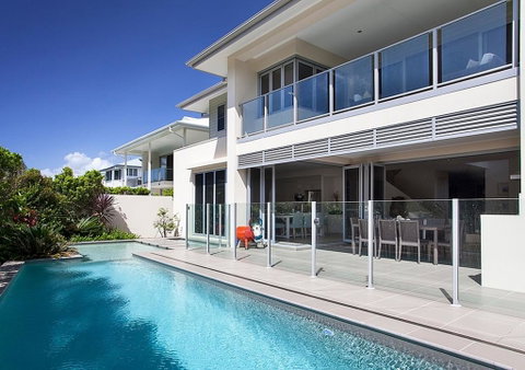 Stunning Beachside Home Minutes From Coolum Beach - E Caravan Parks 0