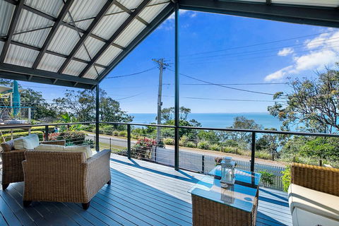 Stunning Family Escape On The Point With Bay Views - E Caravan Parks 3