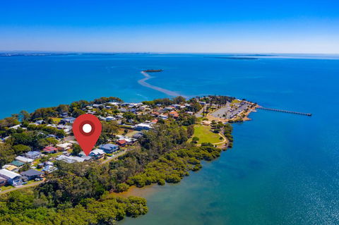Stunning Family Escape On The Point With Bay Views - E Caravan Parks 2