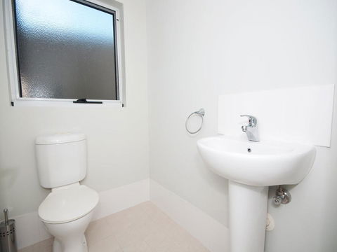 Stunning Holiday Townhouse - E Caravan Parks 2