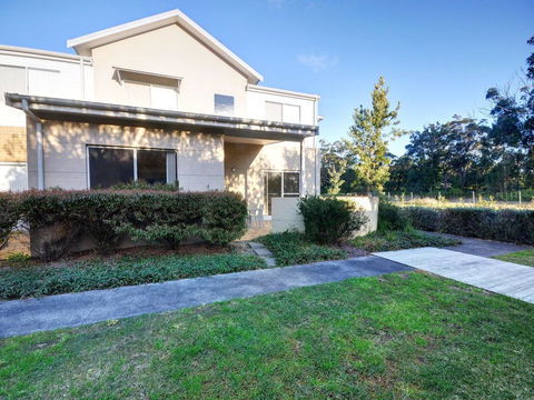 Stunning Holiday Townhouse - E Caravan Parks 0
