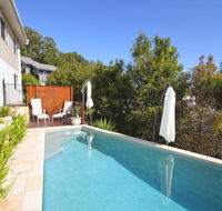 STUNNING HOME WITH SPECTACULAR VIEWS AND CLOSE TO THE BEACH - E Caravan Parks