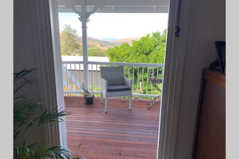 Stunning Queenslander - E Caravan Parks 3