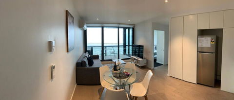 Stunning River View: Free Parking/tram/wifi - E Caravan Parks 2