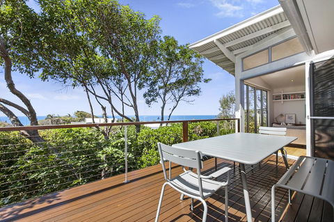 Stunning Seaviews, Sunshine Beach - E Caravan Parks 3