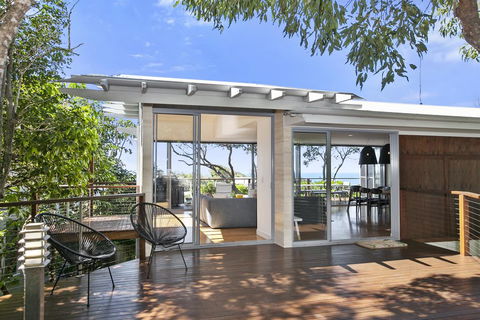 Stunning Seaviews, Sunshine Beach - E Caravan Parks 0