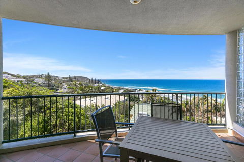 Stunning Top Floor Sunshine Beach Getaway! Unit 7 Vista Pacific 12 Bryan Street - E Caravan Parks 0