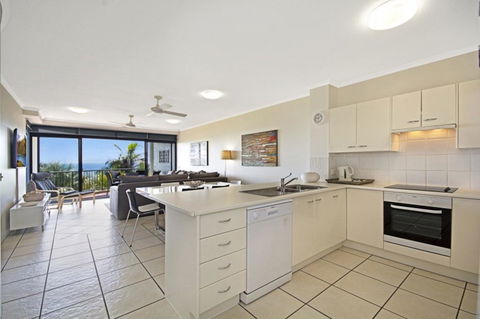 Stunning Views Great Location Sunshine Beach! - Unit 1 Vista Pacific 12 Bryan Street - E Caravan Parks 2