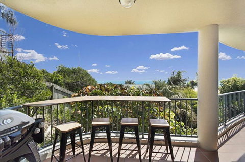Stunning Views Great Location Sunshine Beach! - Unit 1 Vista Pacific 12 Bryan Street - E Caravan Parks 0