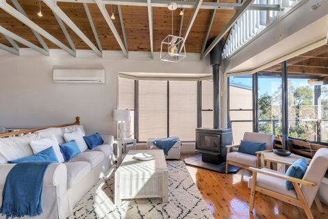 STUNNING WATERFRONT ESCAPE AT DALEYS POINT - E Caravan Parks 2