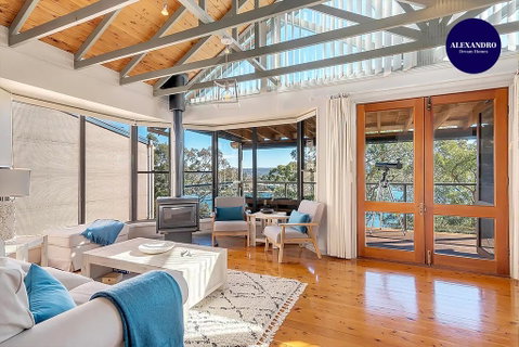 STUNNING WATERFRONT ESCAPE AT DALEYS POINT - E Caravan Parks 0