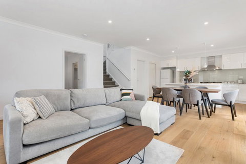 Style, Comfort And Convenience - E Caravan Parks 0