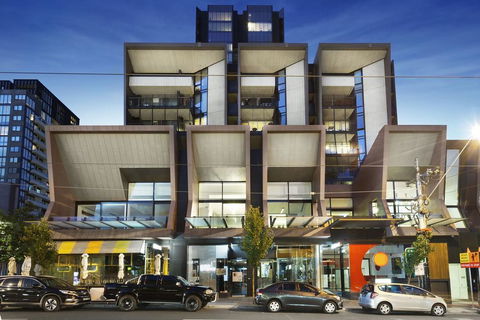 STYLISH 2BR 2BTH + CAR = HEART OF SOUTH YARRA - E Caravan Parks 0