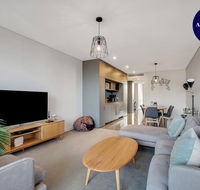 STYLISH CAMPERDOWN APARTMENT and PARKING INC - E Caravan Parks