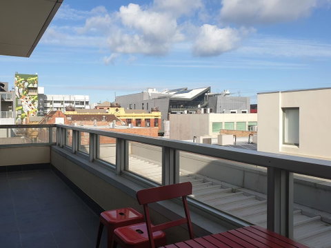 Stylish Modern 3BD Retreat At An Amazing Location - E Caravan Parks 1