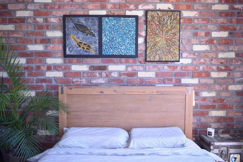 Stylish Modern Apartment Located In Marrickville - E Caravan Parks 3