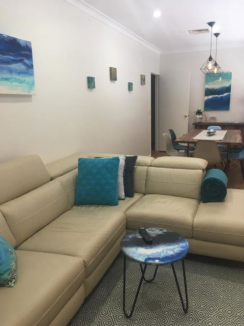 Stylish North Perth On Cafe Strip - E Caravan Parks 1