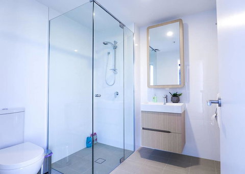 Stylist 2 Bedrooms Apartment With Pool/GYM/Parking - E Caravan Parks 3