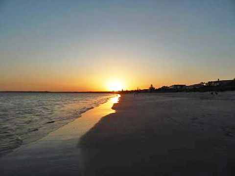 Summer Retreat @ Callala Beach - E Caravan Parks 1