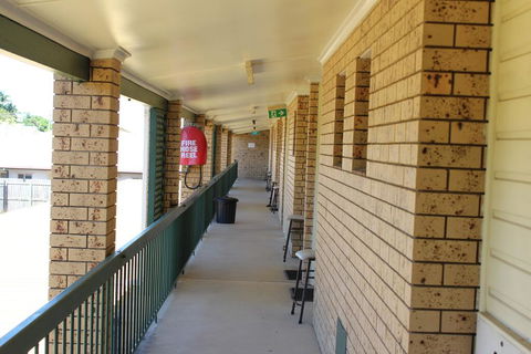 Sun Plaza Motel - Mackay - E Caravan Parks 3