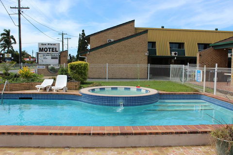 Sun Plaza Motel - Mackay - E Caravan Parks 0