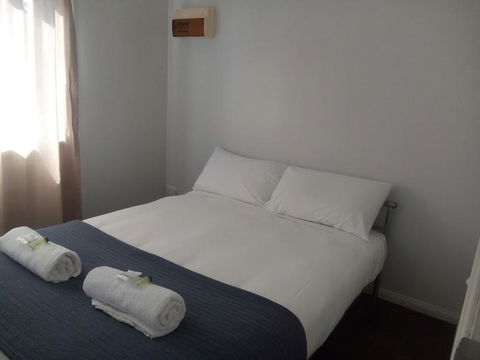 Summit Cabin - E Caravan Parks 0