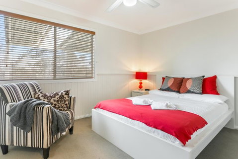 Sunflower Cottage - E Caravan Parks 3