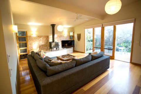 SUNNY DAZE - E Caravan Parks 0
