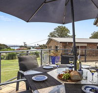 SunRay on Orama - spacious with great views - E Caravan Parks