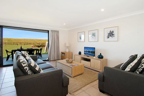 Sunrise Reef Unit 4 - Lennox Head - E Caravan Parks 3