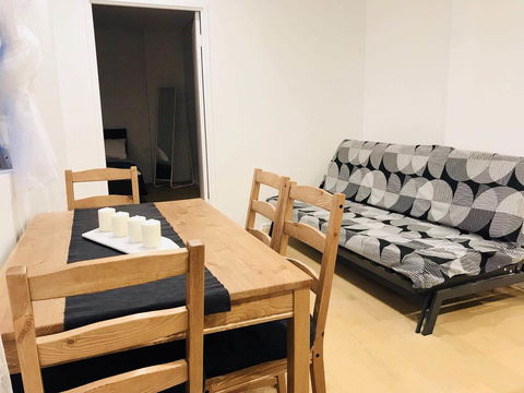 Sunset View 2 Bedroom Apt Next To Station - E Caravan Parks 1