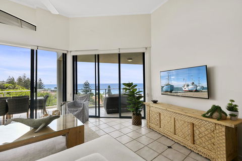 Sunshine Beach Penthouse With Beach Views - Unit 9/21 Park Crescent, Sunshine Beach - E Caravan Parks 3