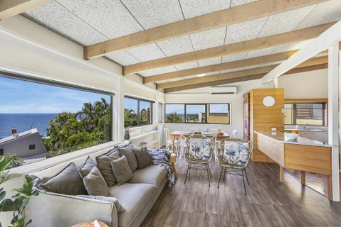 Sunshine Beach Shack - E Caravan Parks 1