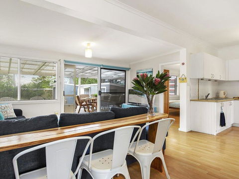 Sunshine Dazed - Walk To Shops And Cafes - E Caravan Parks 3