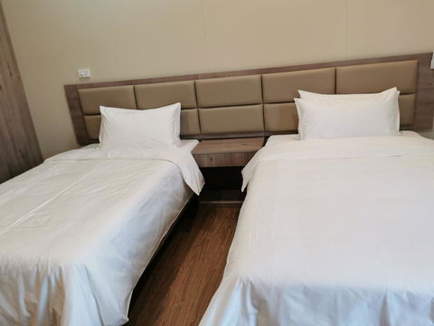 Sunshine Gardens Bourke Resort - E Caravan Parks 0